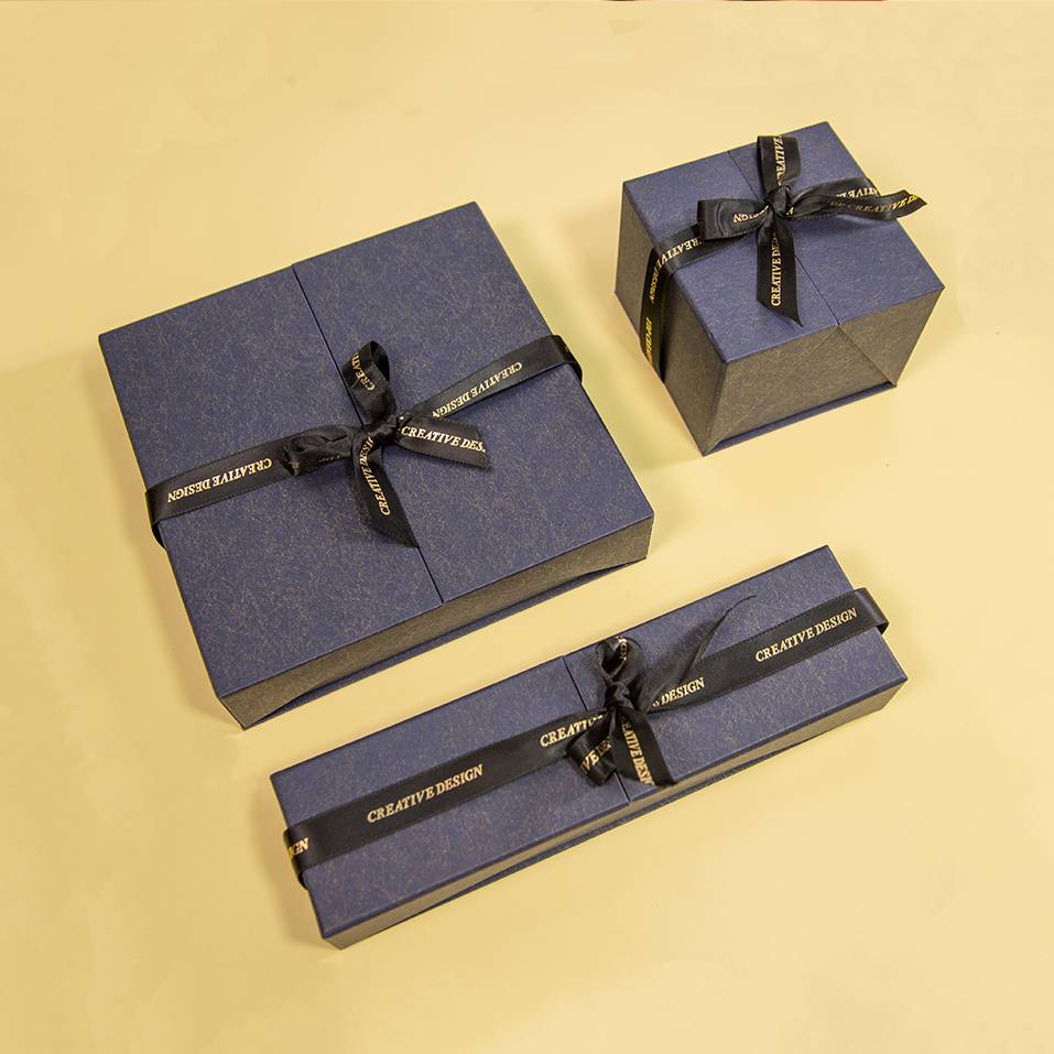 Jewellery set gift box necklace watch bracelet chain packaging